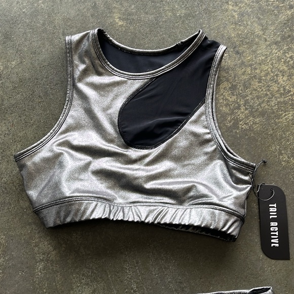 New shiny silver workout set top sz S pant s sz M - Picture 3 of 4